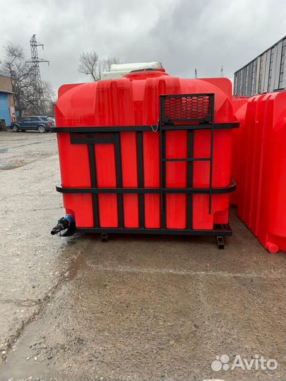 Емкость из пластика для перевозки воды кас