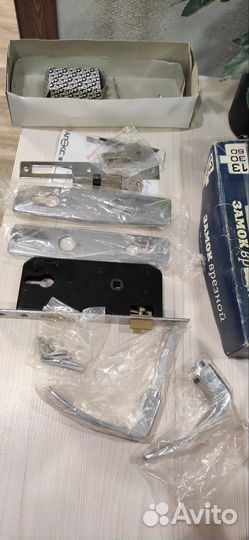 Замок врезной с ручкой