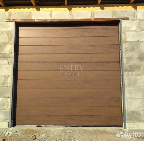 Ворота гаражные секционные