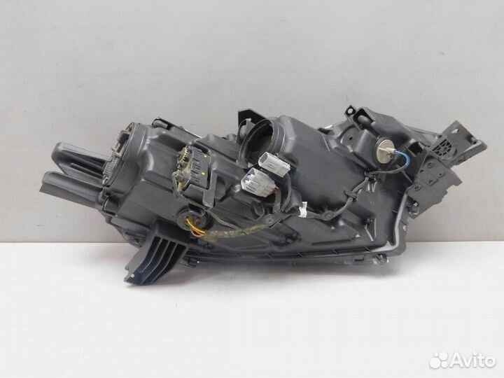 Фара левая Mitsubishi Outlander