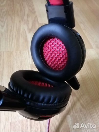 Наушники с микрофоном