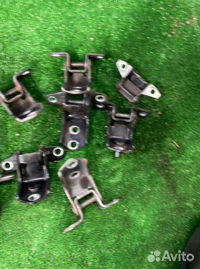 Петля двери Mazda 3 BL Z6 2011