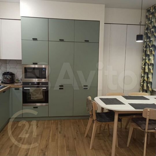 3-к. квартира, 108 м², 4/4 эт.