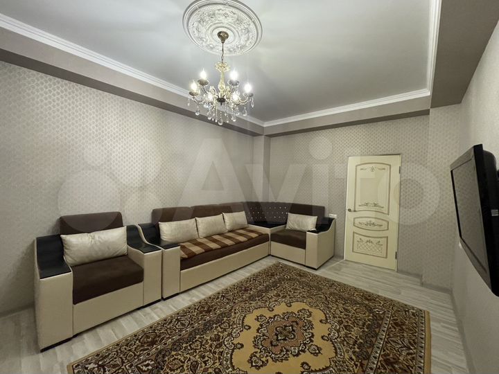 2-к. квартира, 80 м², 6/10 эт.