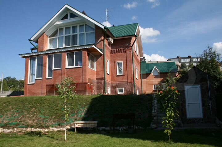 Дом 253 м² на участке 14,6 сот.