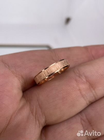 Золотое обручальное кольцо 3.18 гр., р.16.5