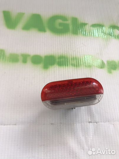 Плафон обшивки двери volkswagen golf. Passat