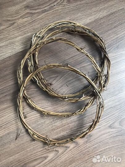 Тонкий венок из ротанга, 20 см