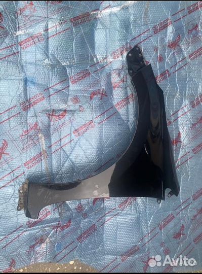 Переднее левое крыло Toyota Corolla /180