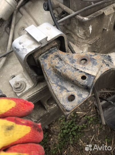 Renault sandero 1 подушки двигателя