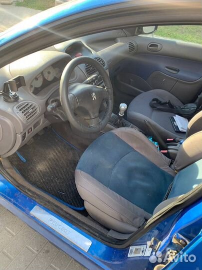 Peugeot 206, 2003
