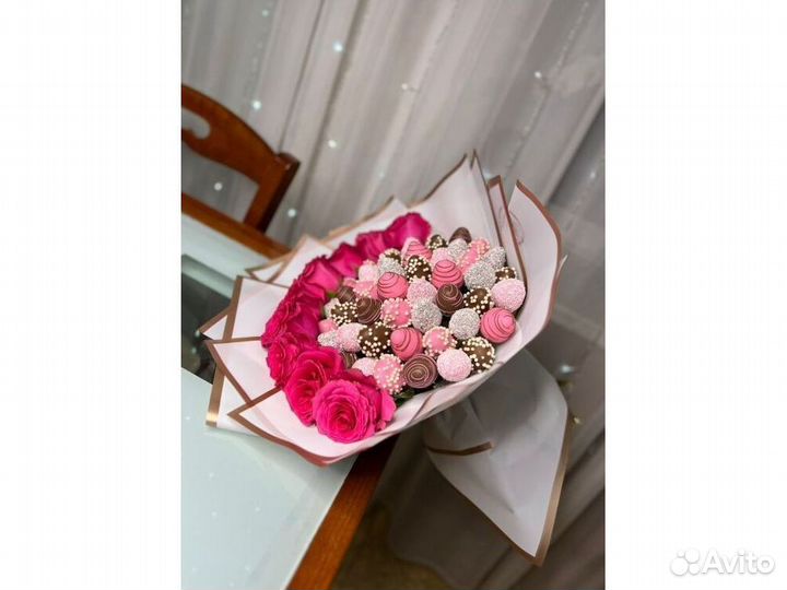 Клубника в шоколаде с доставкой KLN-7659