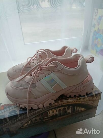 Кроссовки для девочки 35 размер