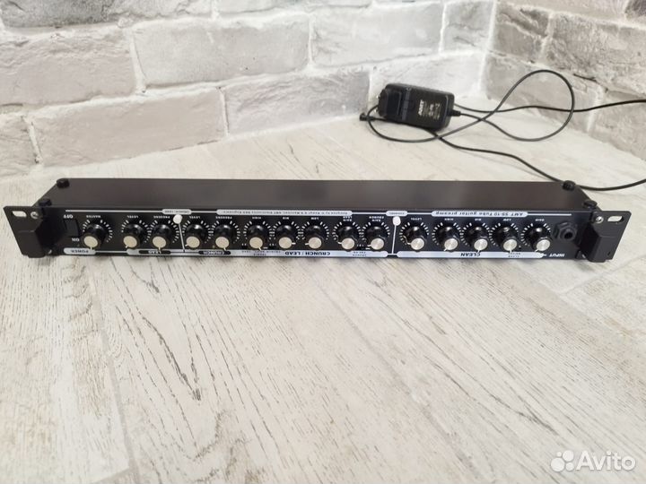 AMT SS-10 ламповый гитарный предусилитель