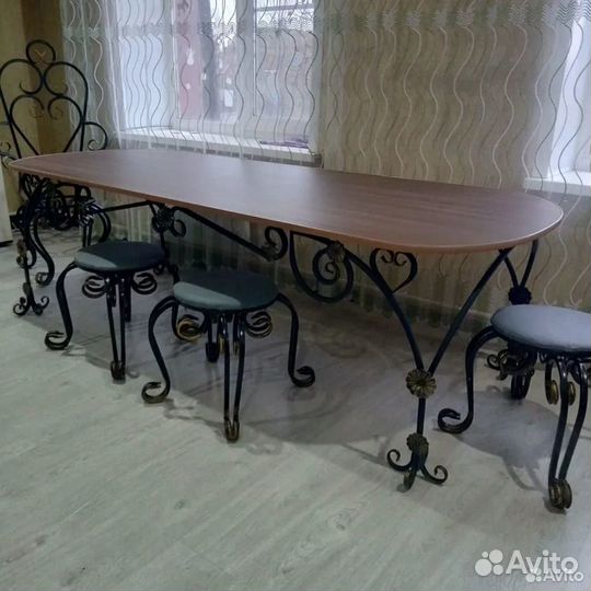 Кованый стол