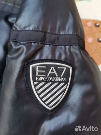 Пуховик Армани. Размер s. Оригинал