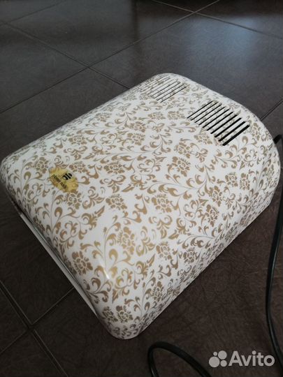 Уф лампа для ногтей