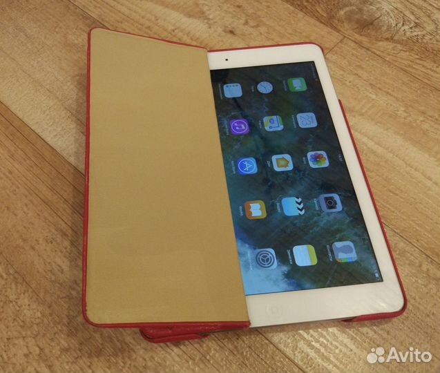 Кожаный чехол на iPad
