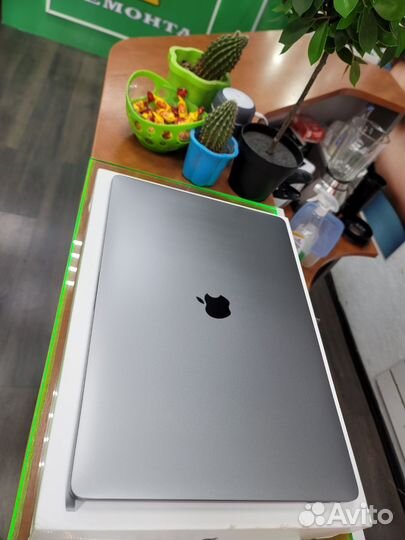 Идеал Macbook Pro 16 2019 i7/16гб/500гб