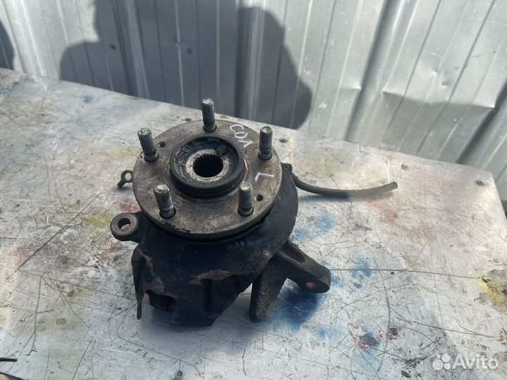 Поворотный кулак передний левый Kia Soul 1 2008