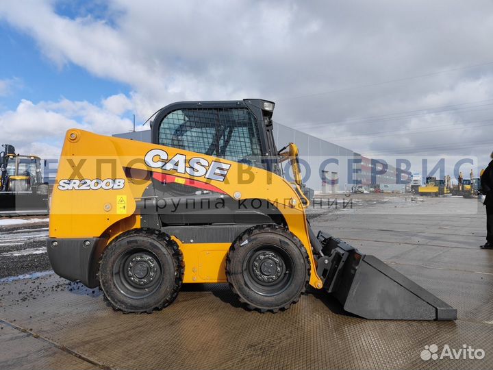 Мини-погрузчик CASE SR200B, 2023