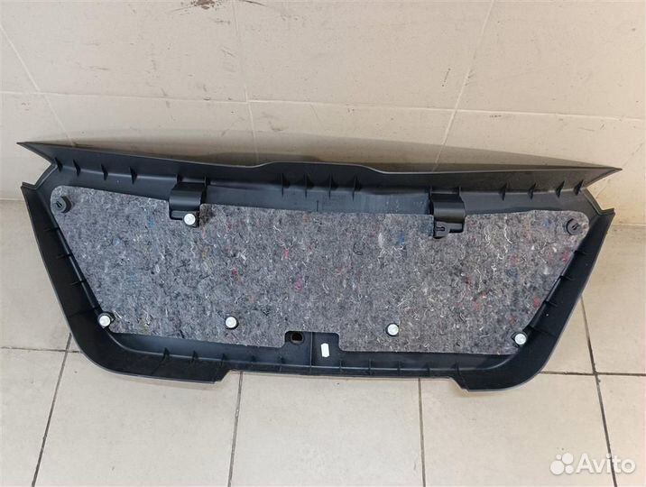 Обшивка крышки багажника Opel astra H 2009