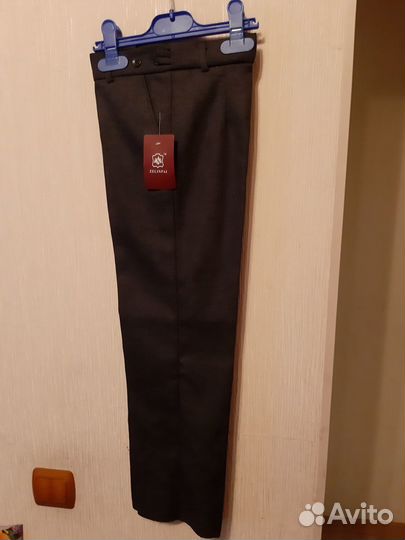 Костюм тройка с двумя парами брюк 122-128 см