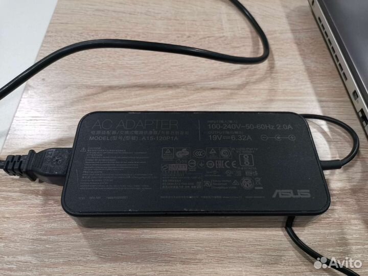 Asus VivoBook Pro 17 (i7-6700HQ/16GB/GTX950M)