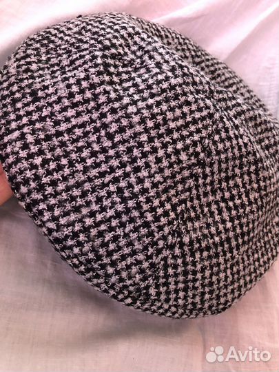 Берет в клетку женский