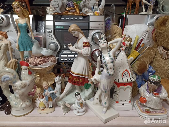 Статуэтки фарфоровые