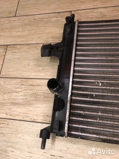 Радиатор охлаждения двигателя Opel Astra купе 3