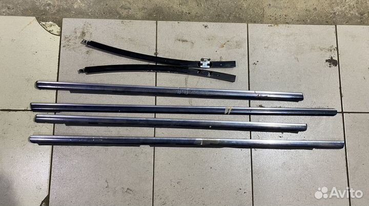 Молдинги стекол Mercedes W203