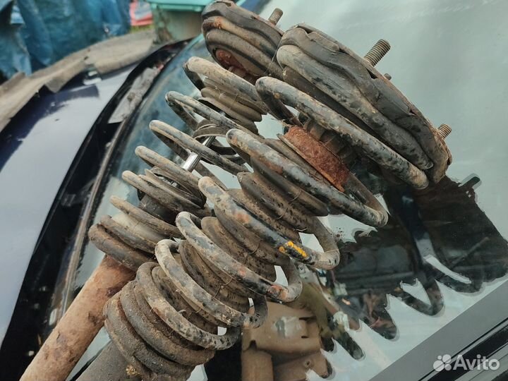 Nissan primera p10 стойки передние