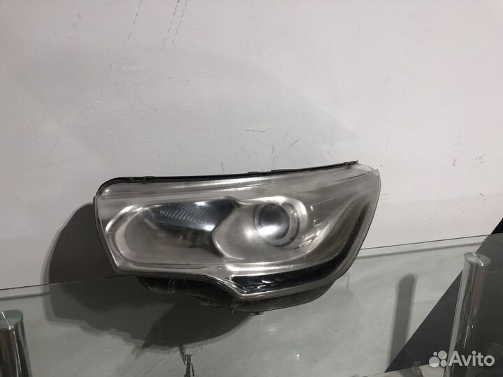 Фара передняя левая citroen c4 b7 битая