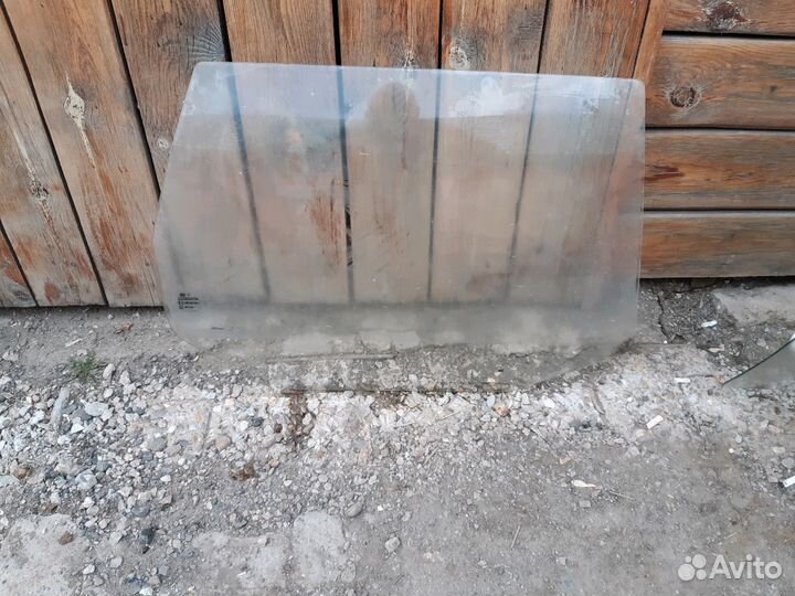 Продам стекла на ваз 2110
