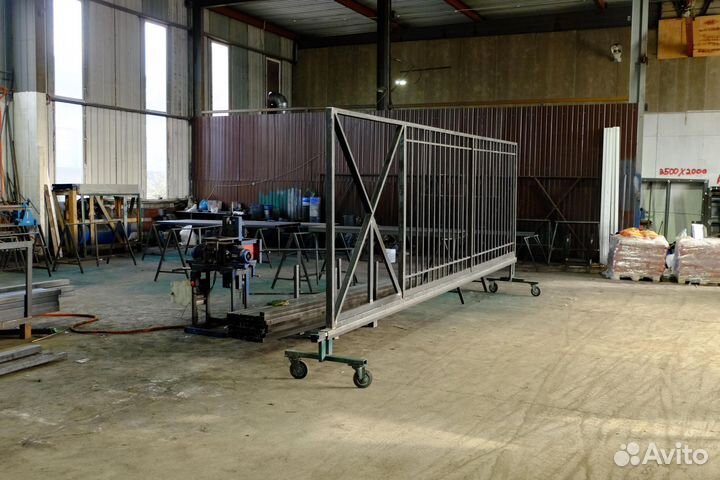 Откатные ворота с врезной калиткой