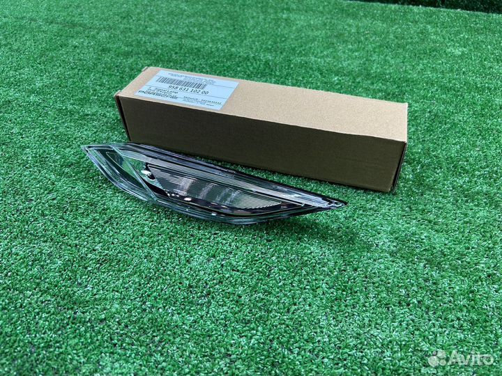 Повторитель поворота в крыло Porsche Cayenne 958 п