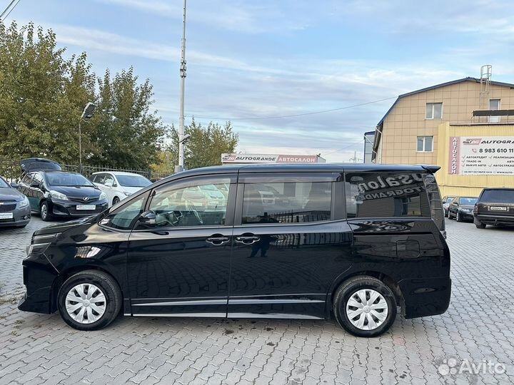 Toyota Voxy 2.0 CVT, 2016, 122 315 км