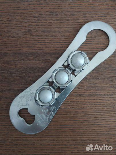 Открывашка коллекционная с крышками для бутылок