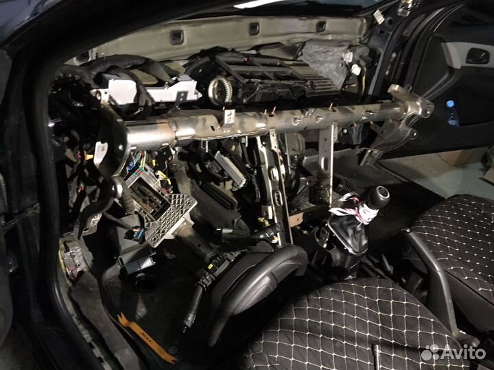 Осмотр и смазывание втулок моторчика печки Ford Focus 1