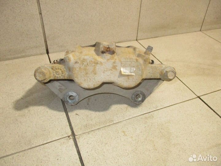 Суппорт передний правый Ford Explorer 5 (U502)