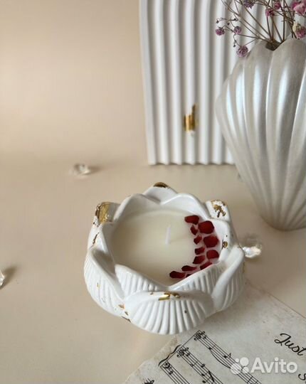 Ароматическая свеча в гипсовом подсвечнике