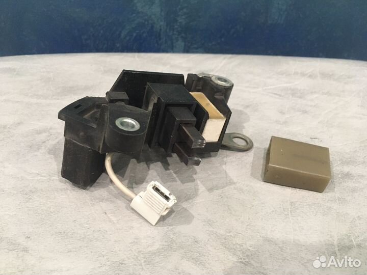 Регулятор напряжения