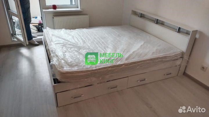 Кровать двуспальная