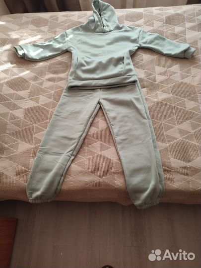 Спортивный костюм женский