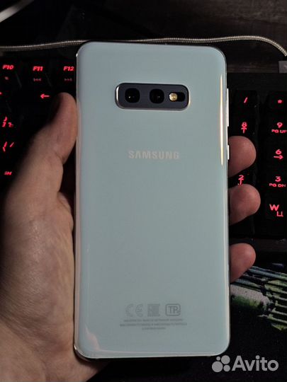 Samsung Galaxy S10e, 6/128 ГБ