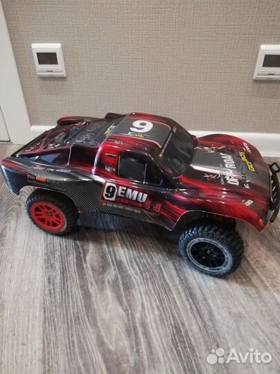 Машина на радиоуправлении 1 10