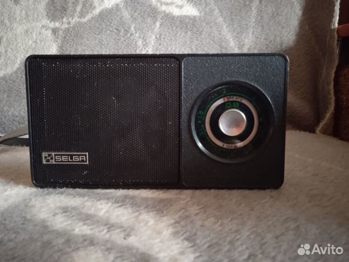 Радиоприёмник селга 405 в кожаном чехле