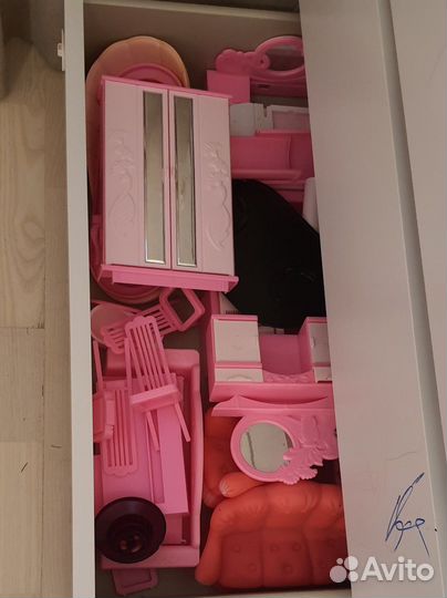 Большой кукольный домик с мебелью