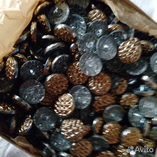 Позолоченные стеклянные пуговицы СССР. 10 шт